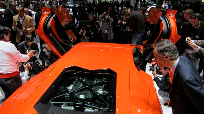 Illustration for article titled Lamborghini Aventador, live and in the orange metallic flesh